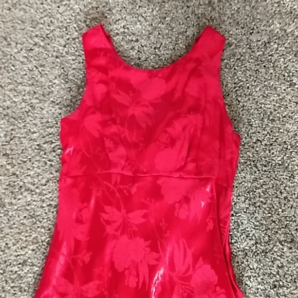 Red Formal - Picture 4 of 9